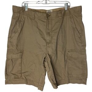 NWT St John's Bay Legacy Cargo Shorts Size 40 Khaki Beige 10" Inseam Utility